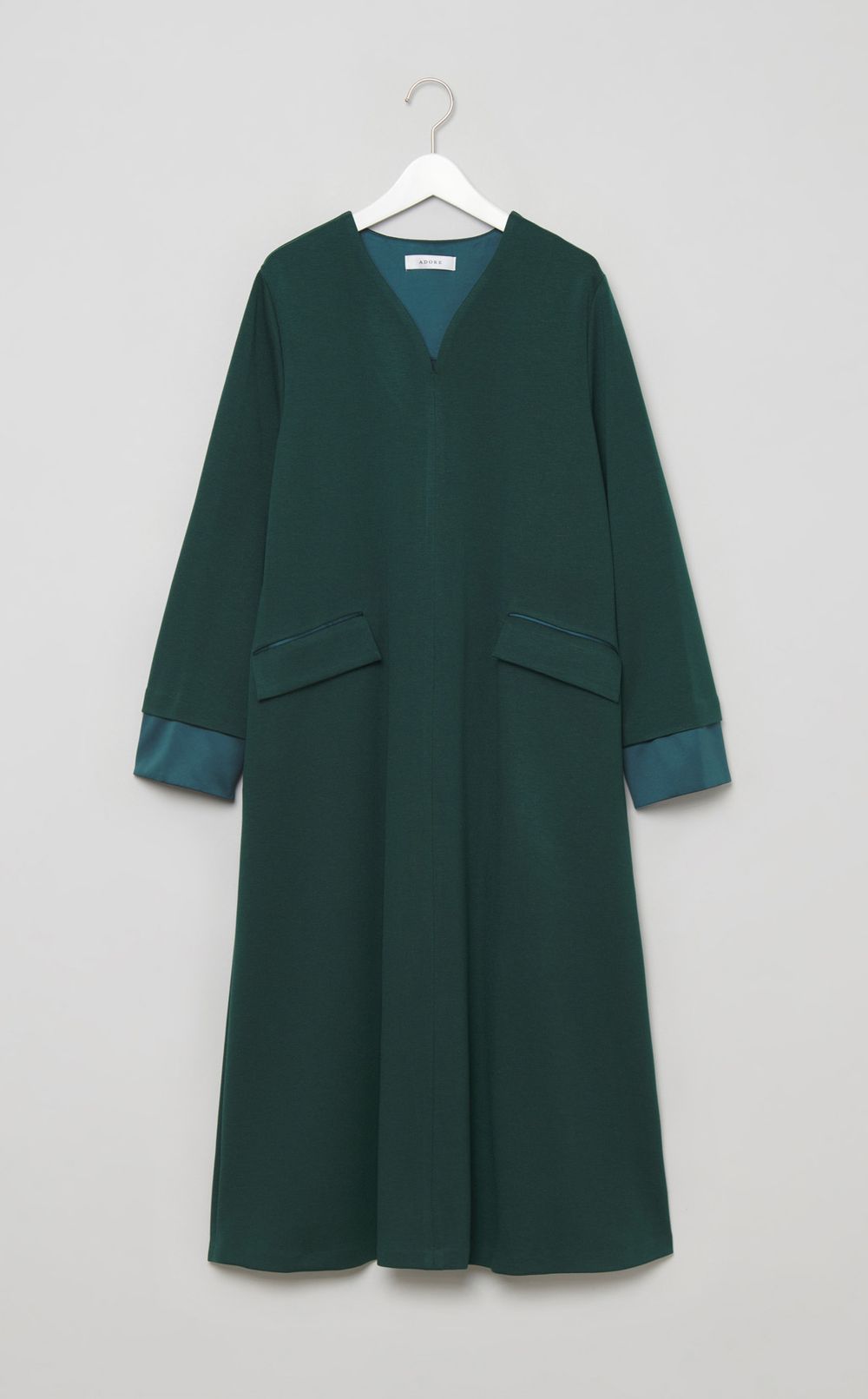 ストレッチポンチVネックワンピース