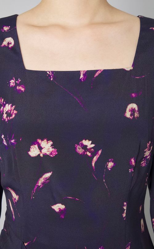 スクエアネックスリットワンピース