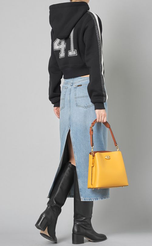 レタリングクロップドフーディー