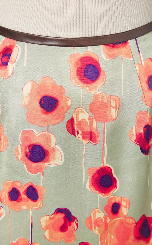 サテンフラワープリントスカート