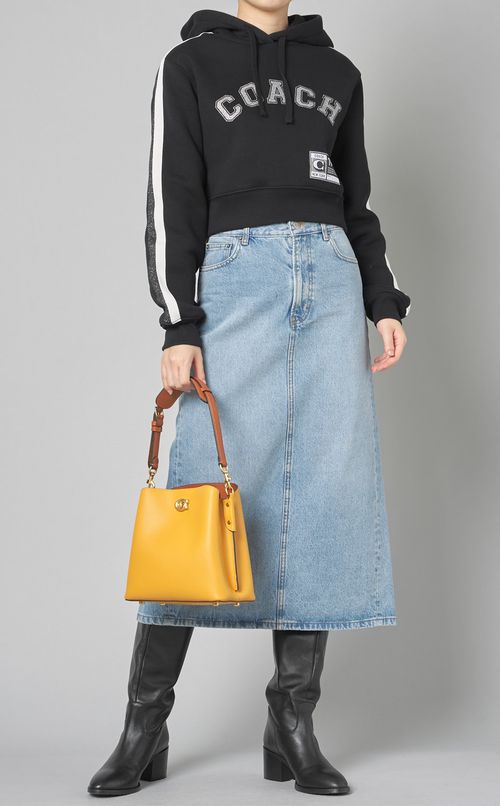 レタリングクロップドフーディー