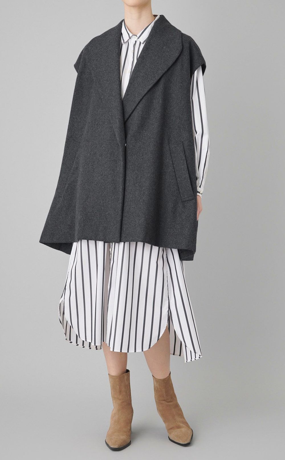 オーバーサイズスリーブレスコート