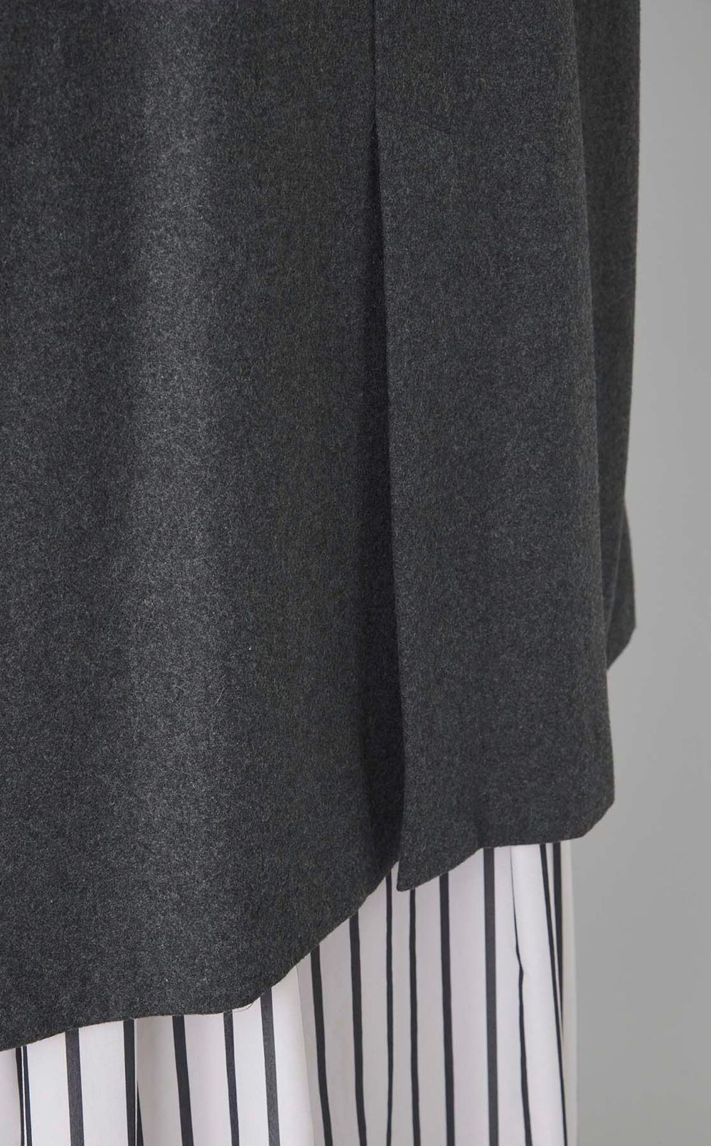 オーバーサイズスリーブレスコート