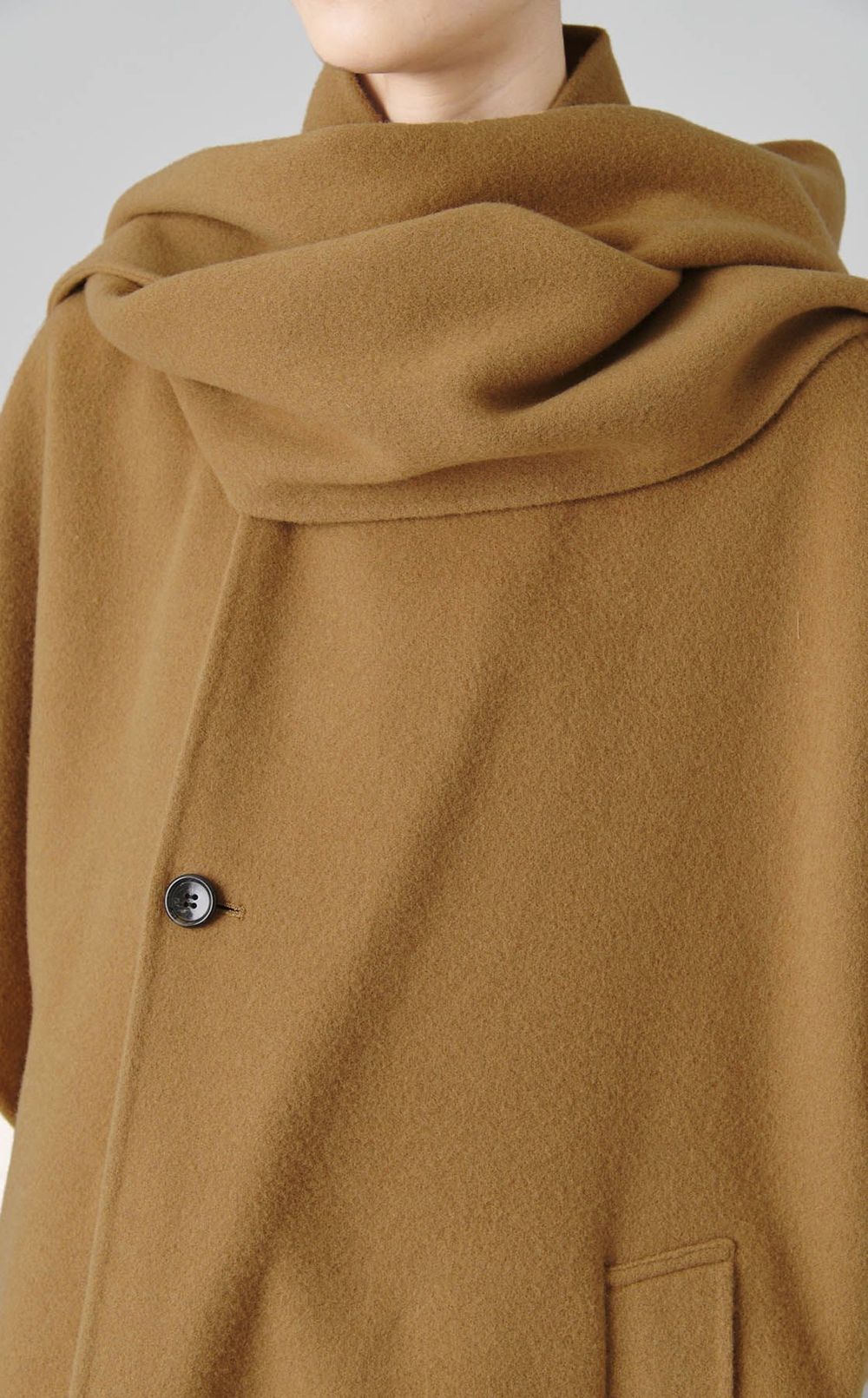 フードマフラー付きポンチョコート