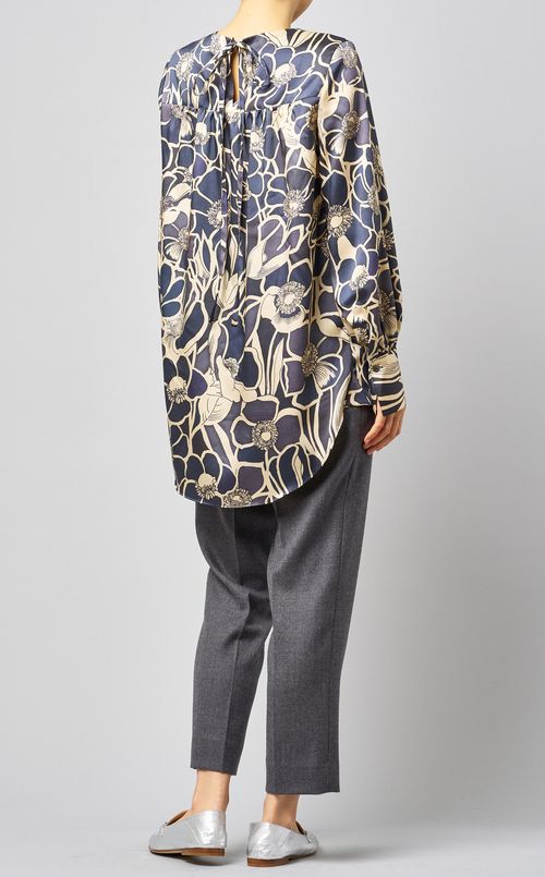 フラワーバックリボンブラウス