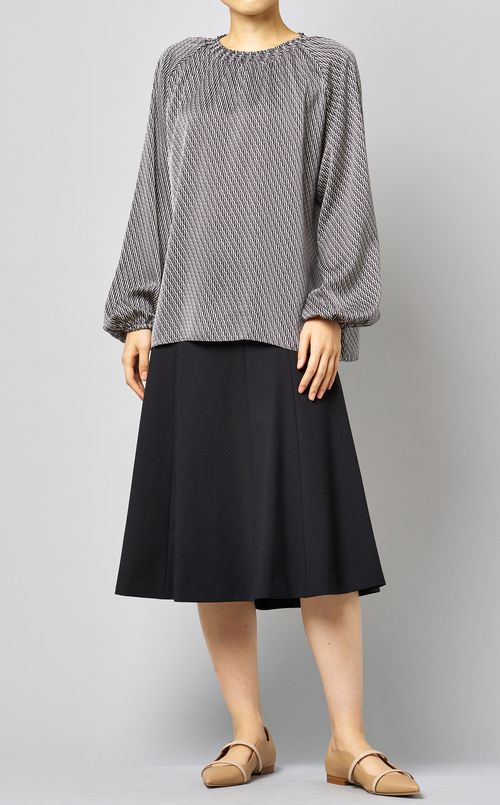 プリントパフスリーブブラウス