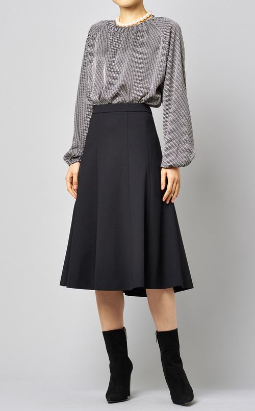 ストレッチフレアスカート