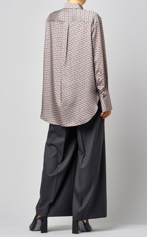 フロントタックプリントシャツ