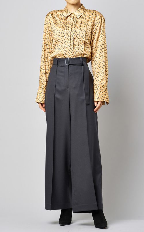 フロントタックプリントシャツ