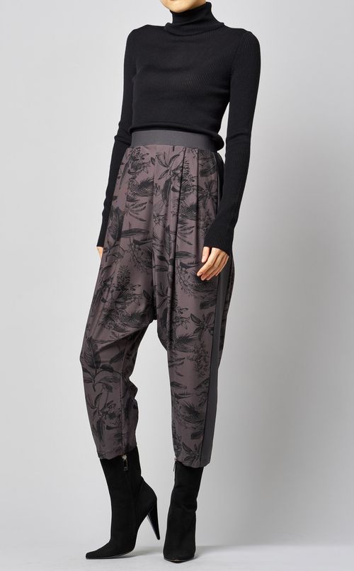 タックボリュームサルエルパンツ