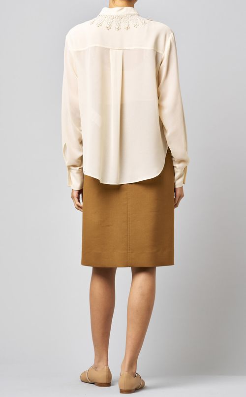 レースフリルプルオーバーブラウス