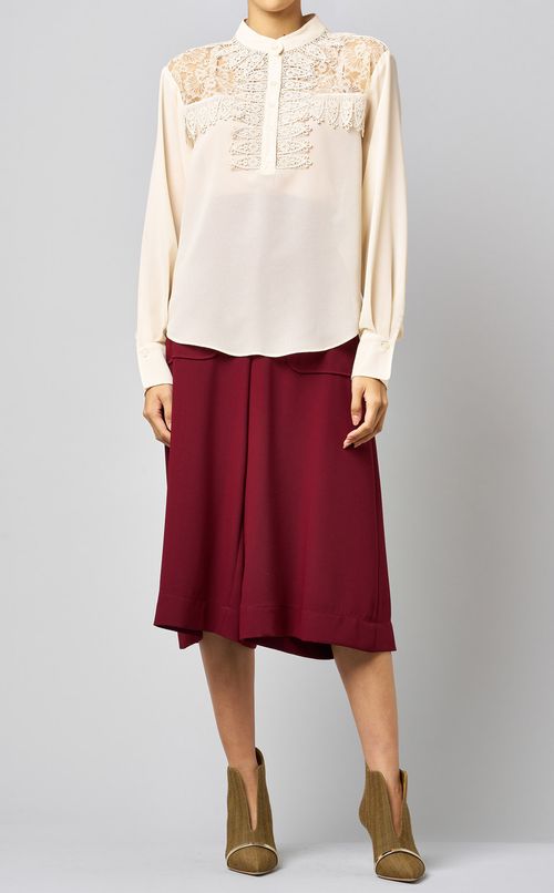 レースフリルプルオーバーブラウス