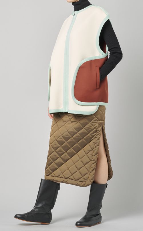 キルティングタイトスカート