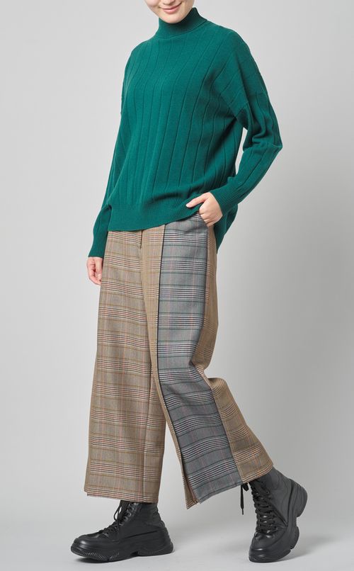 リブ編みハイネックニットプルオーバー