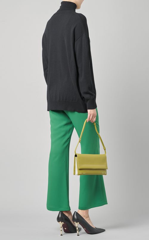 イージーフレアパンツ