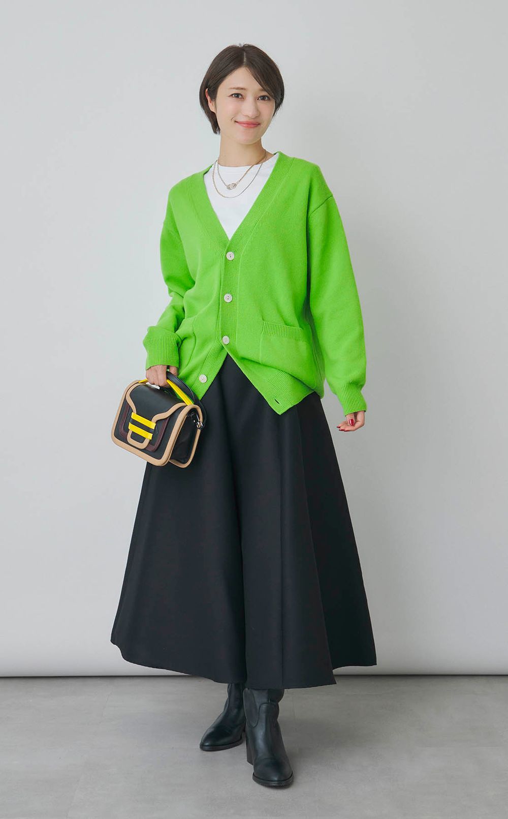 ウールVネックニットカーディガン