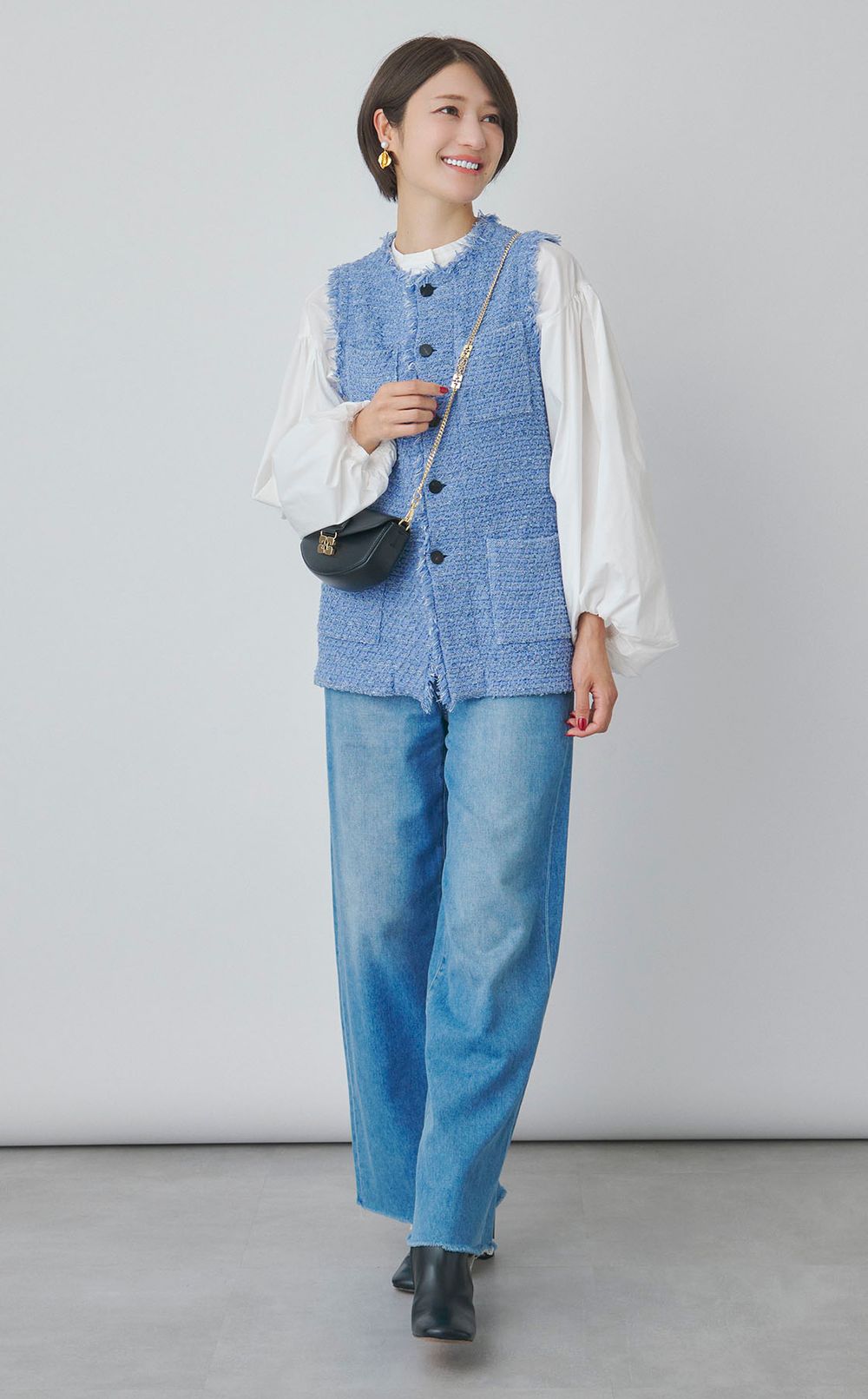 フロントタックスタンドカラーブラウス