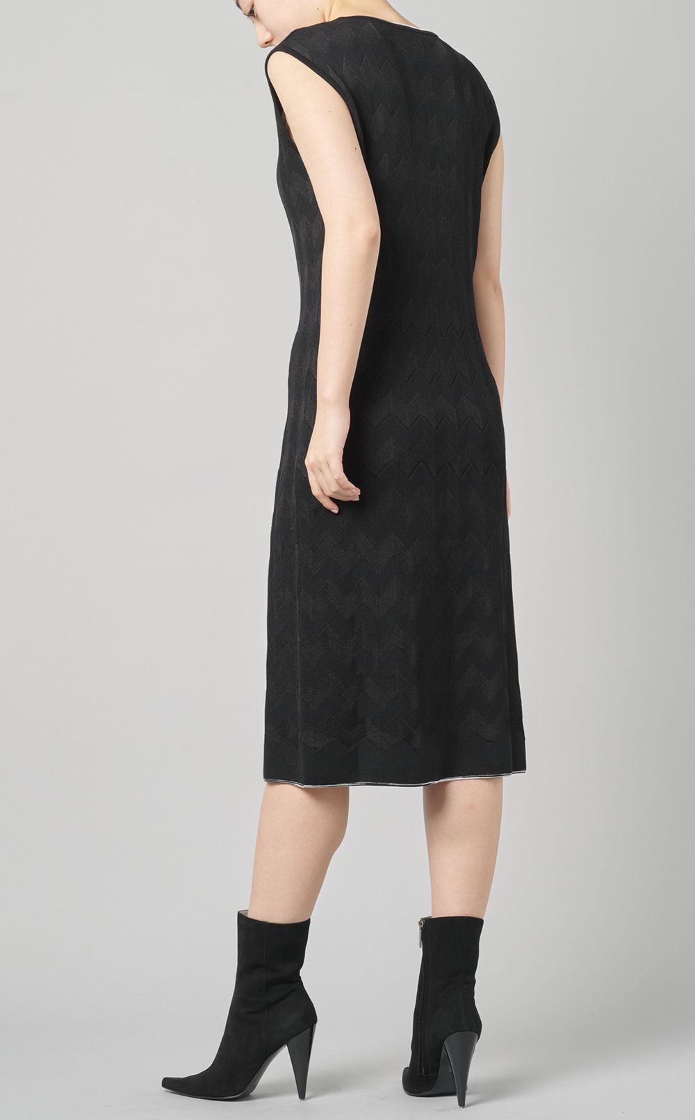 ノースリーブニットワンピース