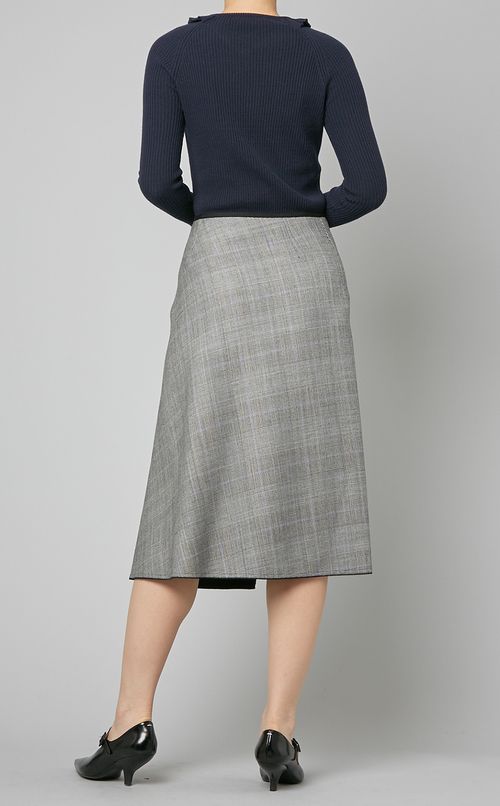 Vネックフリルリブニット