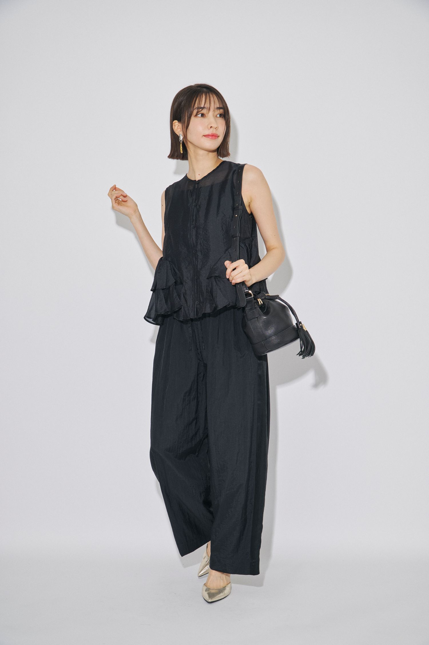 【春夏】フォーマルな同窓会のパンツコーデ