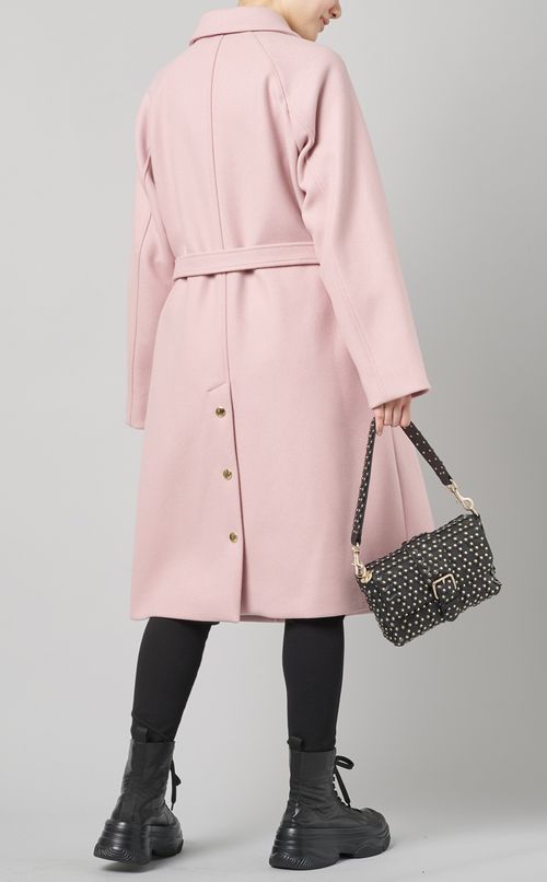 スタッズ付ショルダーバッグ