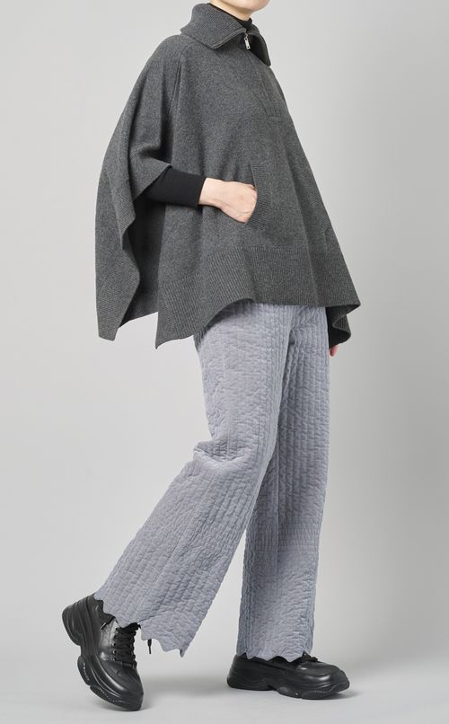 ハーフジップウールケープニット