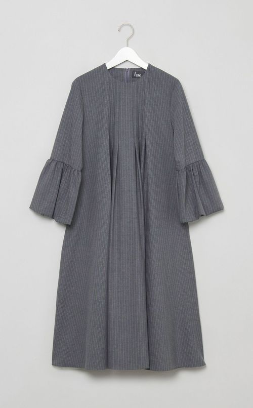 ピンストライプバルーンスリーブドレス