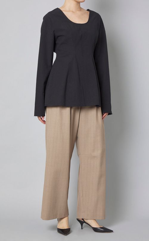 ラウンドネックシェイプブラウス