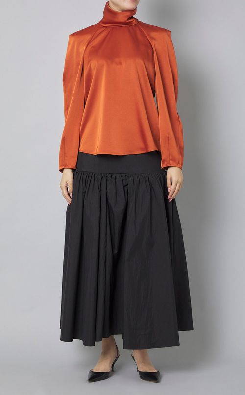 コンストラクティブサテンブラウス