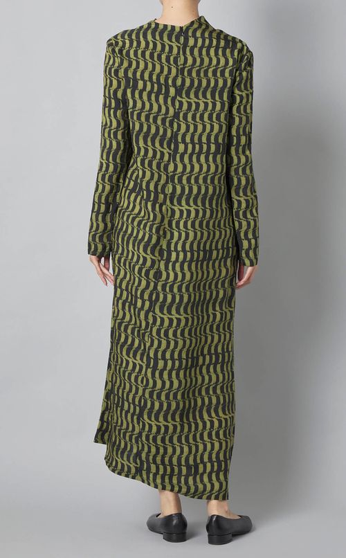 ドレープカラーミディワンピース