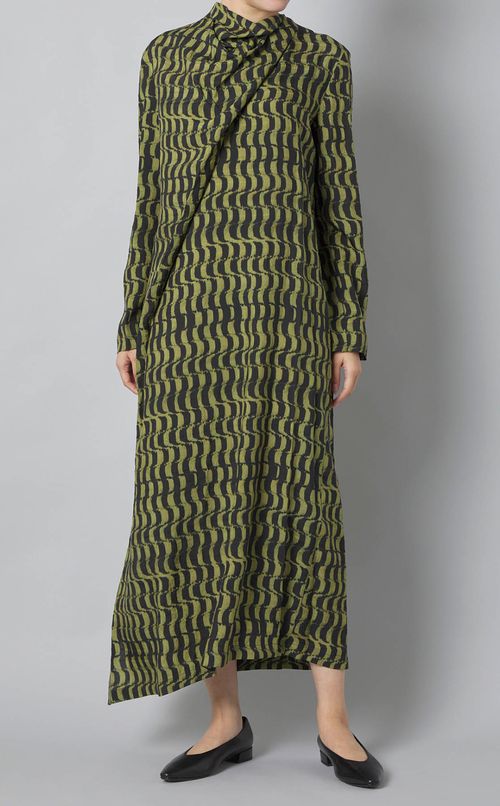 ドレープカラーミディワンピース