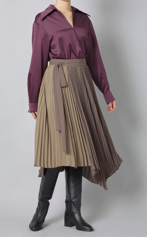 サテンワイドカラーシャツ