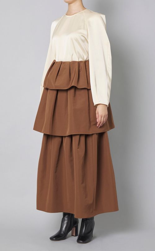 コンストラクティブサテンブラウス