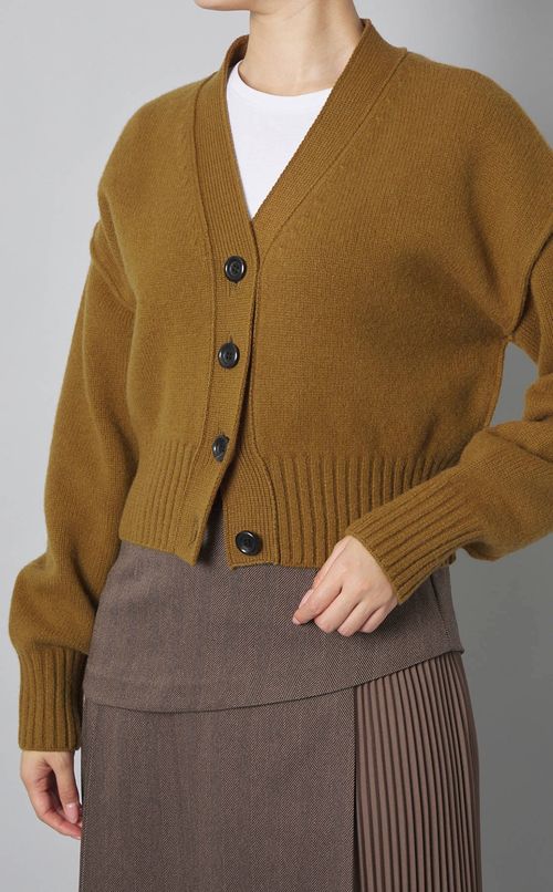 Vネックニットカーディガン