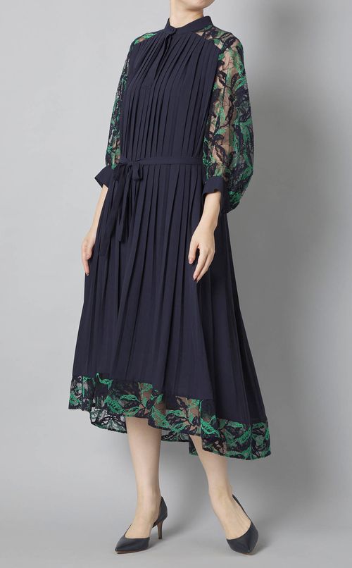 レーススリーブプリーツワンピース