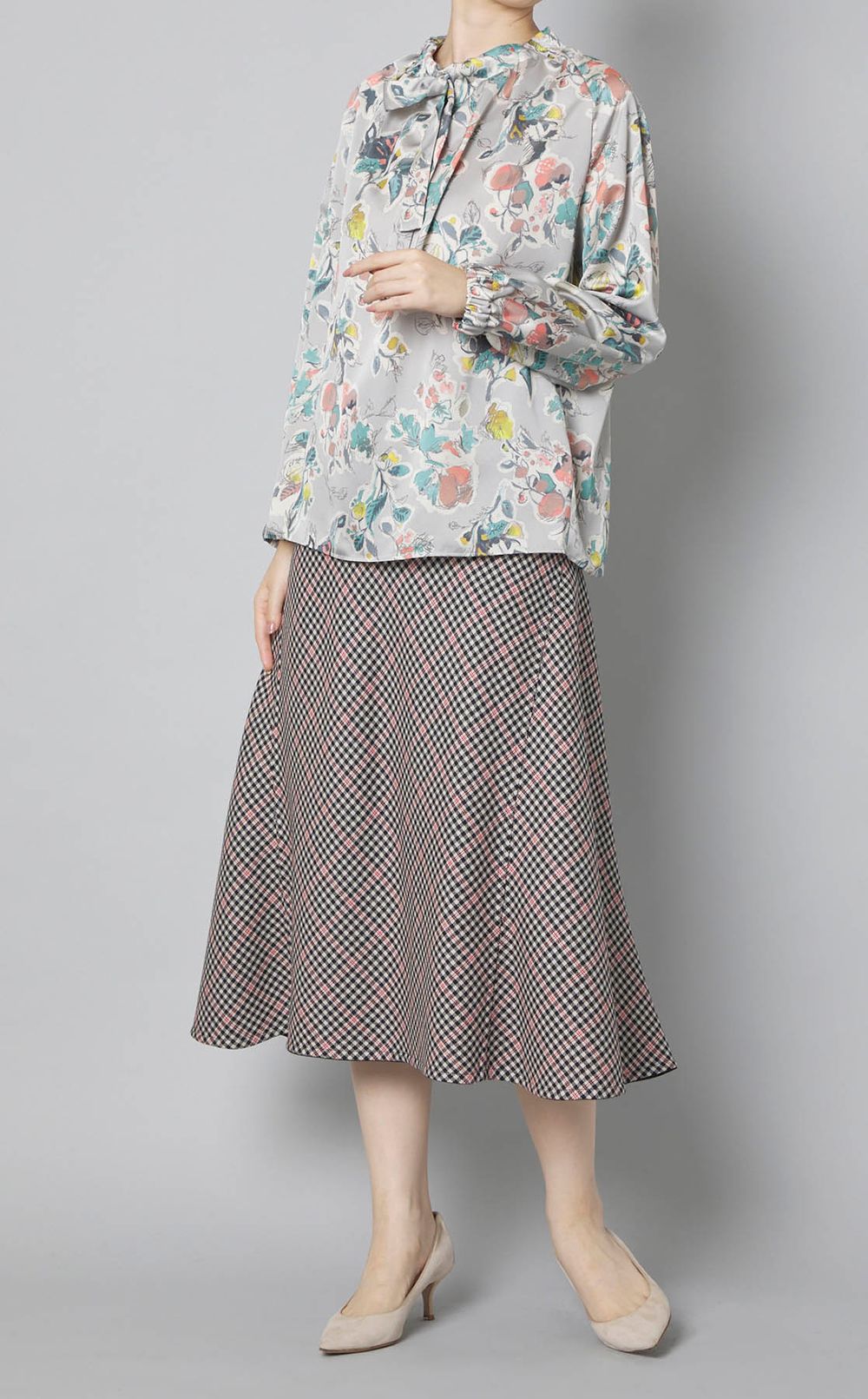 フラワーボウタイギャザーブラウス