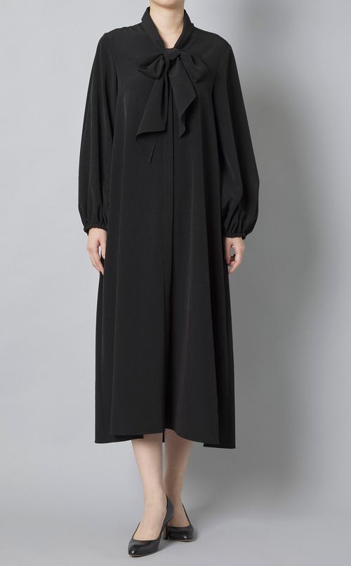 バックプリーツボウタイワンピース