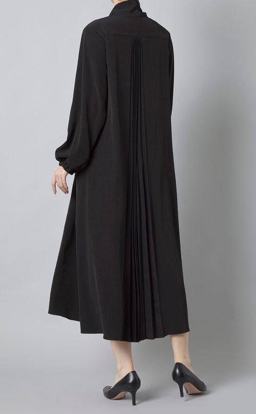 バックプリーツボウタイワンピース