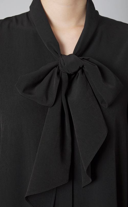 バックプリーツボウタイワンピース