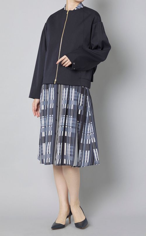 ノーカラーギャザースリーブブルゾン