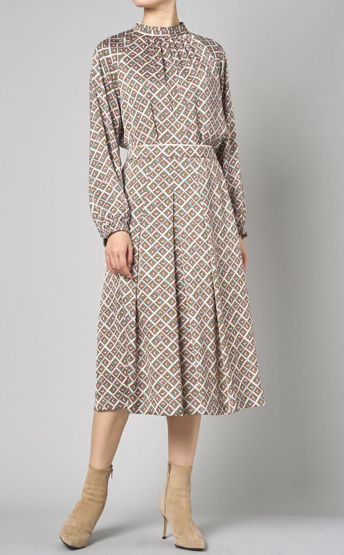 ジオメトリックランダムタックスカート