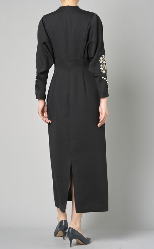 フラワーエンブロイダリーワンピース