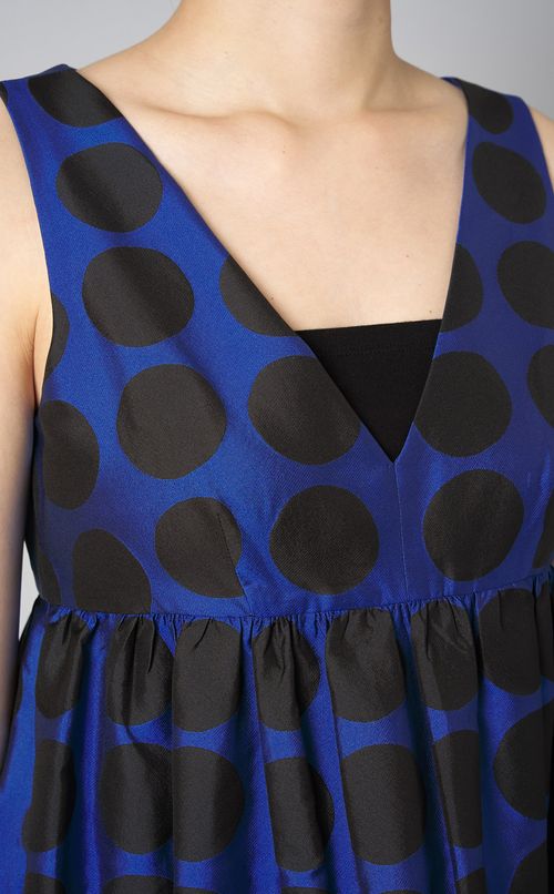 ドットジャガードVネックワンピース