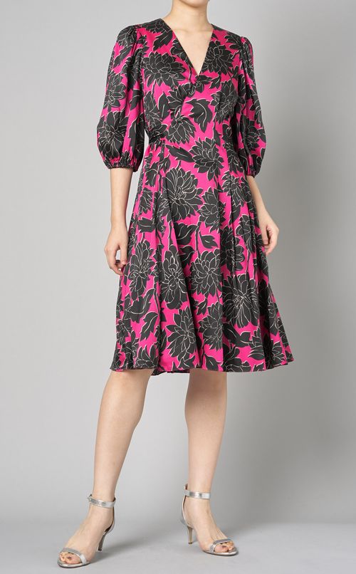 ブラックフラワープリントラップワンピース