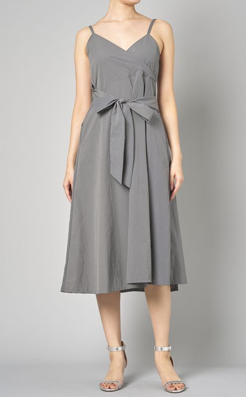 ウエストリボンエプロンドレス