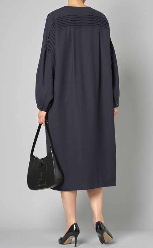 キーネックバックタックワンピース