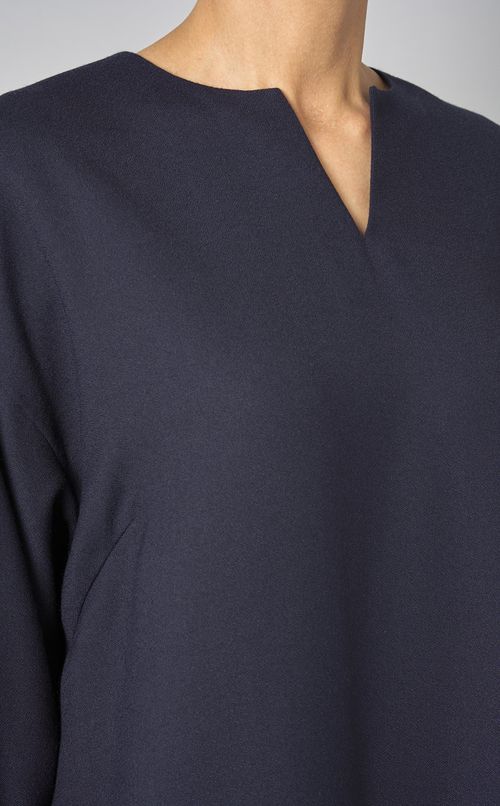 キーネックバックタックワンピース