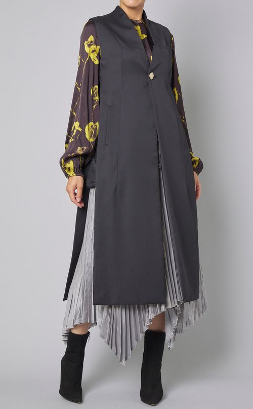 ノーカラーロングジレ