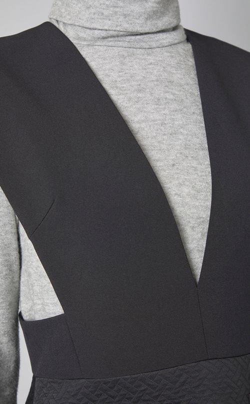 ジャガードジャンパースカート