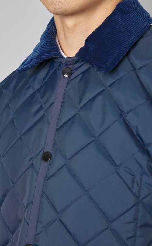 ナイロンキルティングアウター